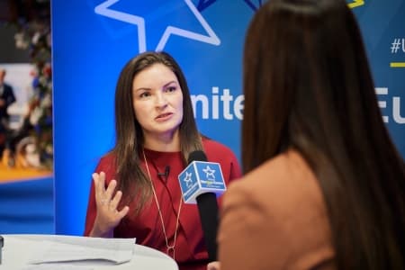 Simona Popa sits down with the Martens Centre at #EPPRotterdam